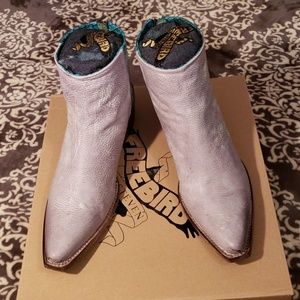 💥 RARE 💥 Freebird by Steven Boots - Rule